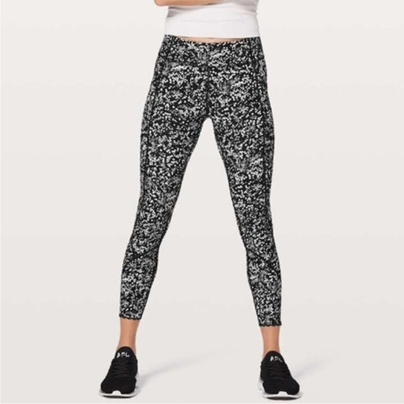 Lululemon Tight Stuff Tight II *25" Chirasu Black White Leggings - Picture 14 of 14